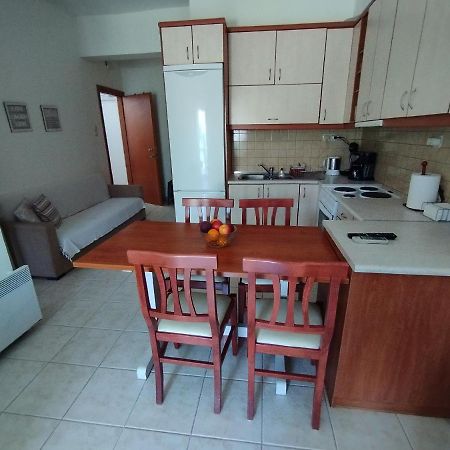 Sofia Apartamento Makrýgialos Exterior foto