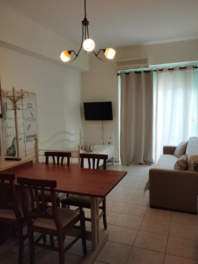 Sofia Apartamento Makrýgialos Exterior foto