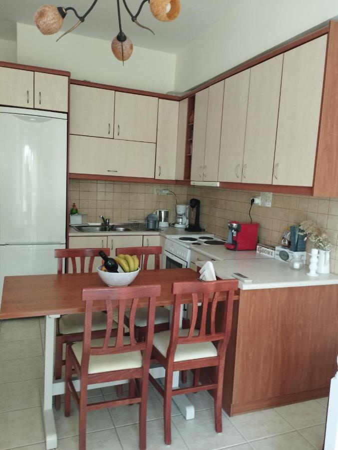 Sofia Apartamento Makrýgialos Exterior foto