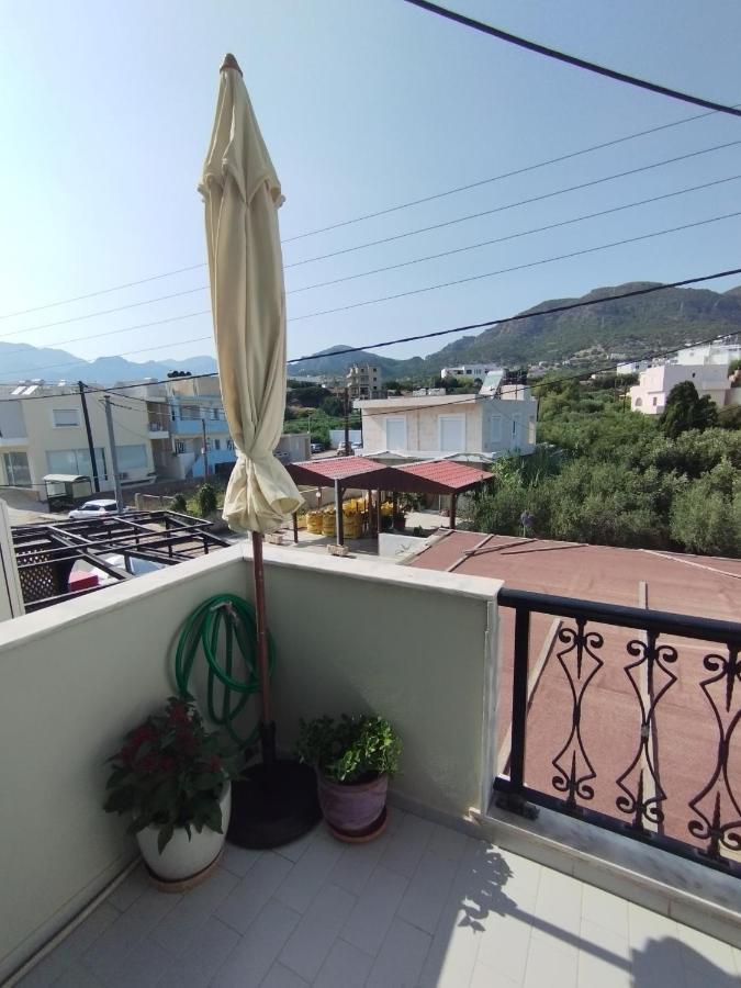 Sofia Apartamento Makrýgialos Exterior foto